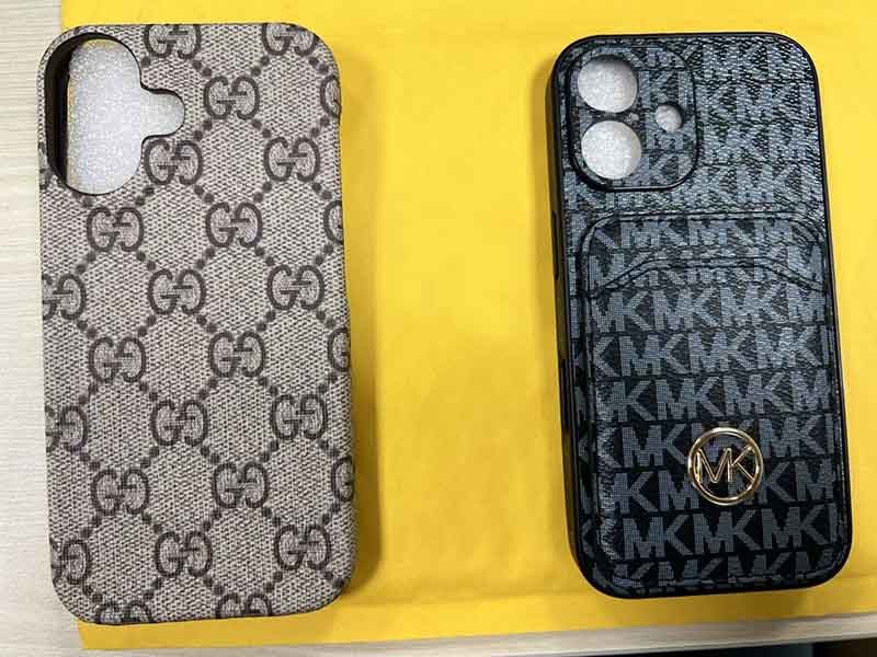 iPhone16 ケース マイケルコース、グッチ ブランド スマホケース