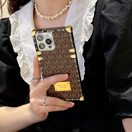 マイケルコースiPhone16proケース