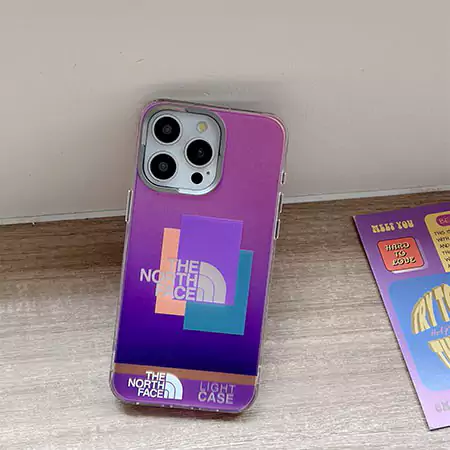 スタイリッシュなザ・ノースフェイスiPhone16シリーズケース