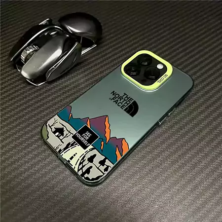 スタイリッシュなザ・ノースフェイスiPhone16シリーズケース