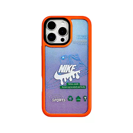 ブランドロゴが入ったスタイリッシュなiPhoneケース