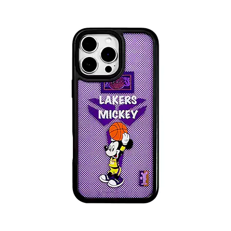 ブランドロゴが入ったスタイリッシュなiPhoneケース
