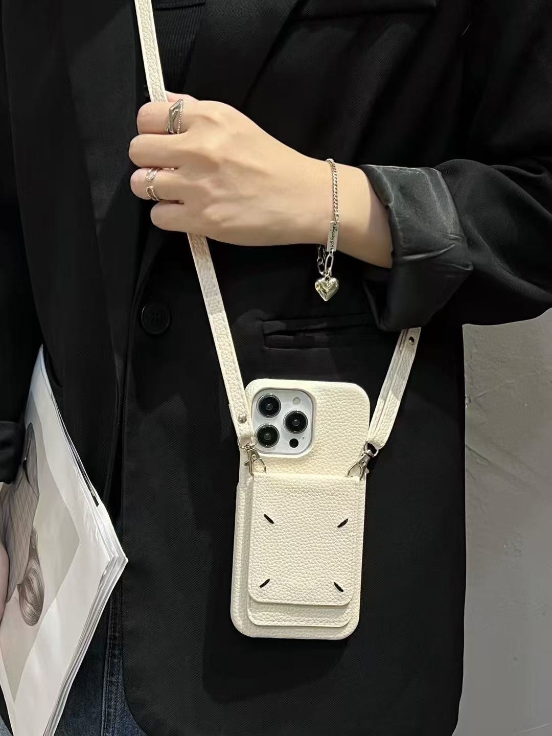 メゾン マルジェラ Maison Margiela ケースiPhone17/17pro/17 promax/17 air