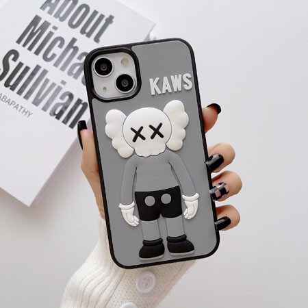 おしゃれカウズ風 iphone17 ケース ブランドKAWS スマホケース 芸能人耐衝撃