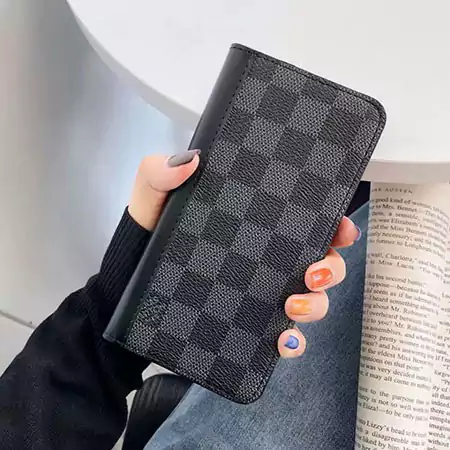 iphone15 手帳型 ケース ルイ ヴィトン風 流行り 芸能人