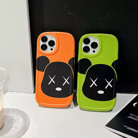 ベアブリック風アウトドア芸能人耐衝撃iphone18ケースブランドbearbrickスマホケース