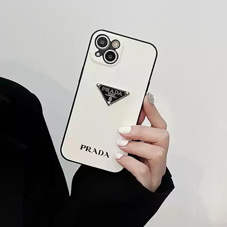 iphone17 ケース プラダ風 流行り 芸能人