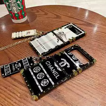 iphone15 ケース バーバリー ブランド 保護ケース おしゃれ 芸能人 耐衝撃