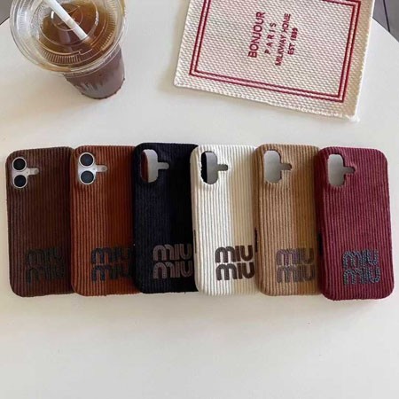 ミュウミュウ風アウトドア芸能人画面保護iphone17ケースブランドmiumiuスマホケース