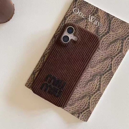ミュウミュウ風アウトドア芸能人画面保護iphone17ケースブランドmiumiuスマホケース