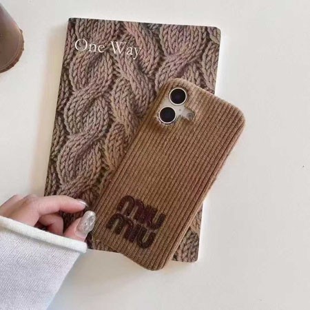 ミュウミュウ風アウトドア芸能人画面保護iphone17ケースブランドmiumiuスマホケース