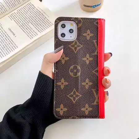 iphone15 手帳型 ケース ルイ ヴィトン風 流行り 芸能人