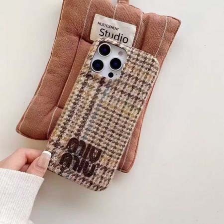 ミュウミュウ風アウトドアカップル滑り止めiphone17ケースブランドmiumiuスマホケース