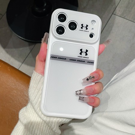 iphone18 ケース シャネル風 おしゃれ 流行り