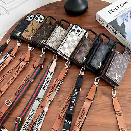 iphone15 ケース ルイ ヴィトン風 カード収納 人気 芸能人