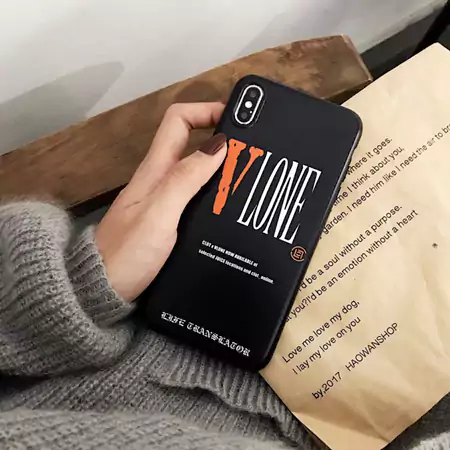 クリスチャンルブタン ブランド スマホケースiPhone17/17pro/17 promax/17 air 