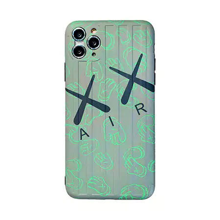 カウズ  ブランド スマホケースiPhone17/17pro/17 promax/17 air 