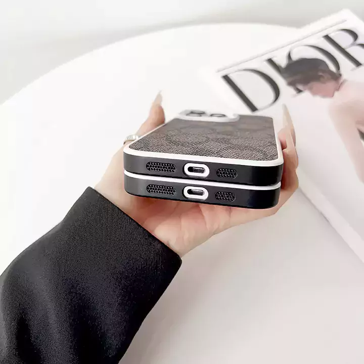 コーチアイフォン16プロスマホケース