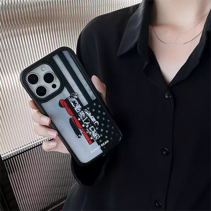 iPhone 13プラスケースBearbrickシリーズ-暴力的なクマ