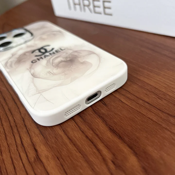  白い山茶花模様 シャネル iPhone 16 Pro/16 保護ケース