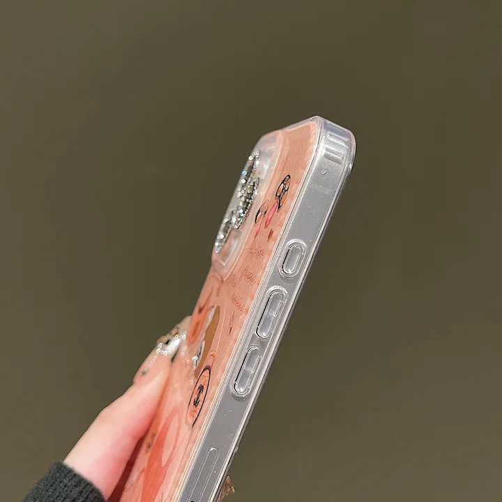 iPhone 16/15 Pro用のキュートなケース