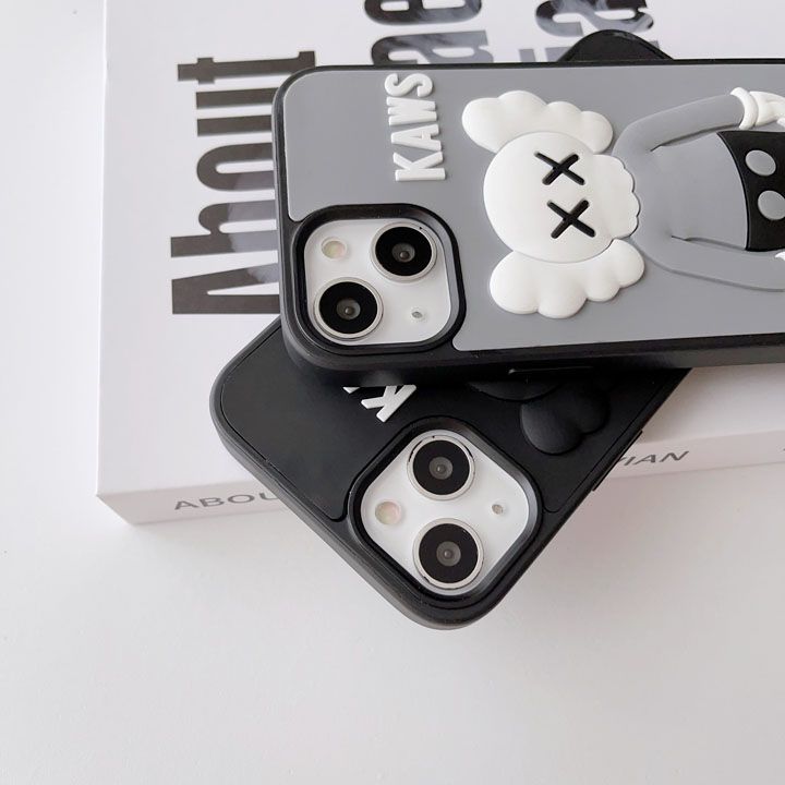 かわいいカウズ風 iphone17 pro ケース ブランドKAWS スマホケース メンズ薄型