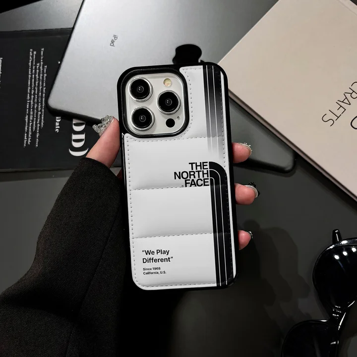 ノースフェイス風 iphone18 pro ケース ブランドTHE NORTH FACEスマホケース シンプル レディース 薄型