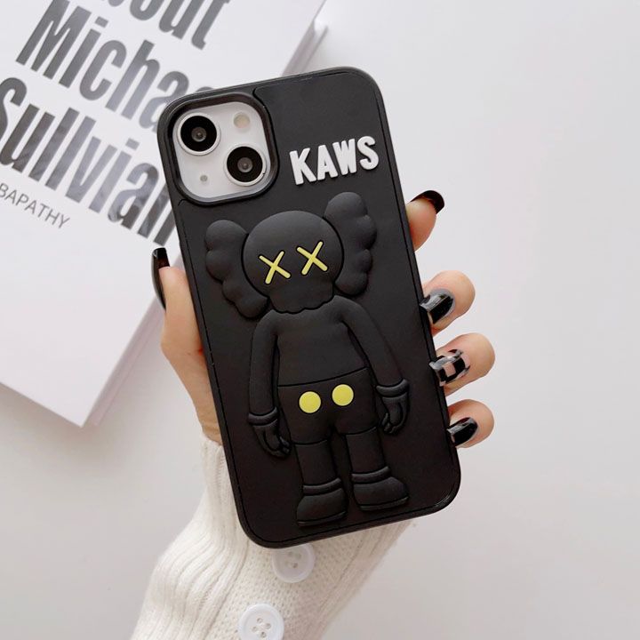 おしゃれカウズ風 iphone17 ケース ブランドKAWS スマホケース 芸能人耐衝撃