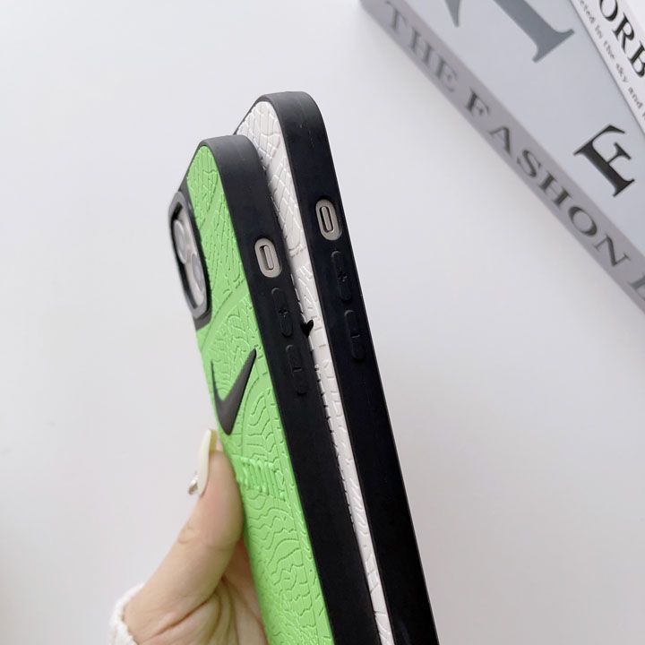 かっこいいナイキ風 iphone17 pro max ケース ブランドNIKEスマホケース 芸能人四角保護