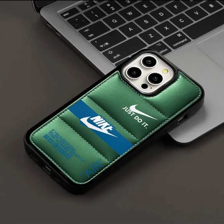 かわいいナイキ風 iphone17 pro ケース ブランドNIKEスマホケース 大人アンチグレア