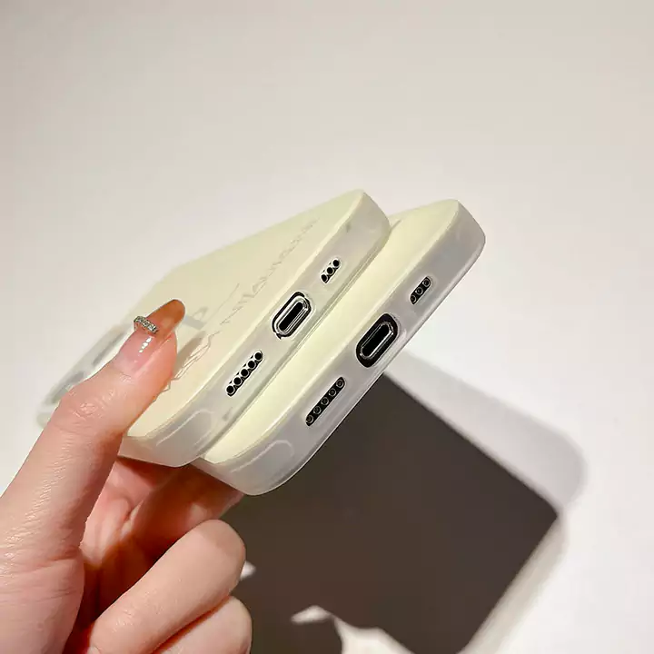 ジバンシー風安いレディース新作iphone16promaxケースブランドGivenchyスマホケース