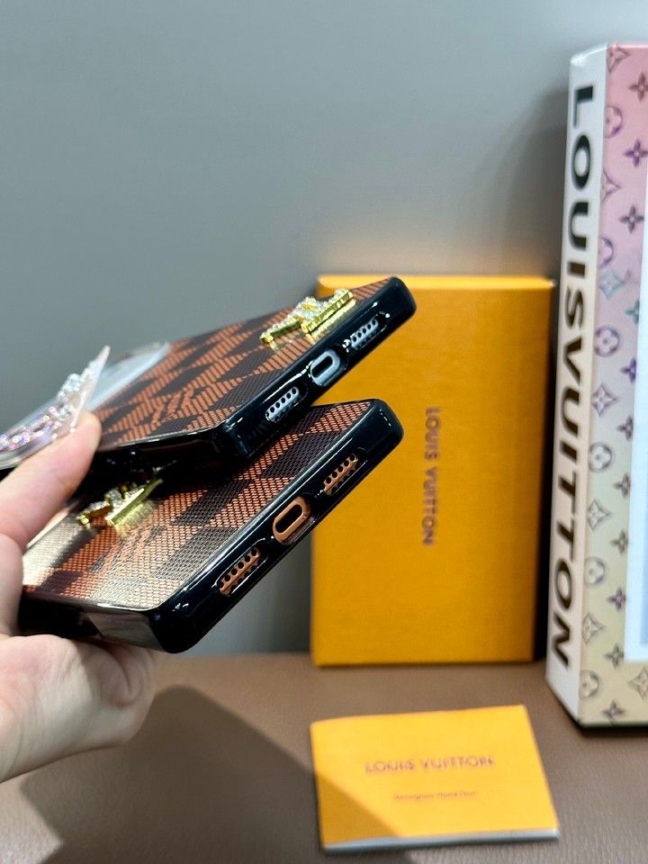 ルイヴィトン風おしゃれ芸能人衝撃吸収iphone15ケースブランドLVスマホケース