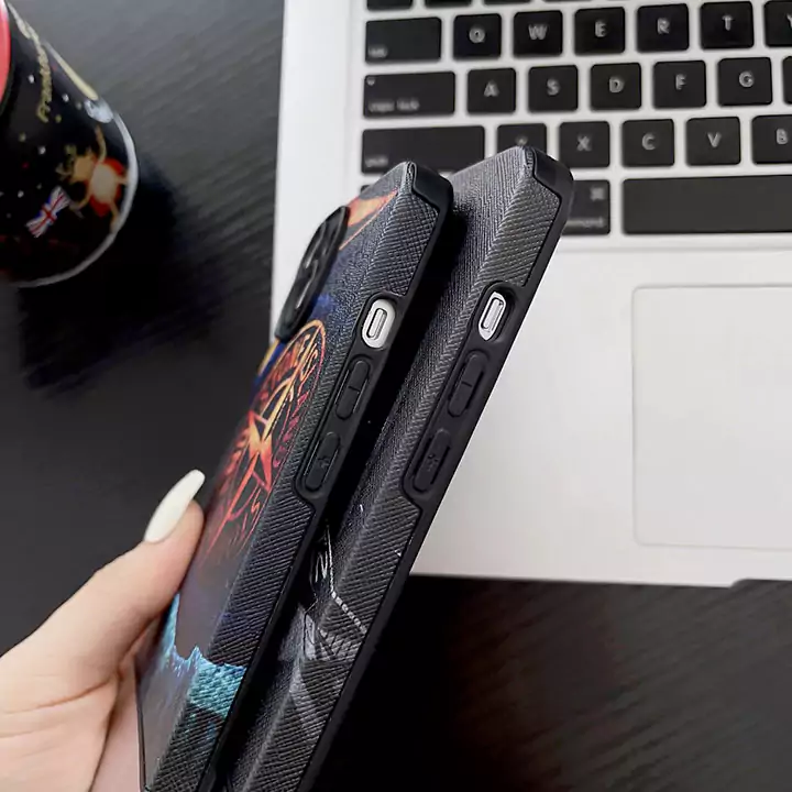 人気メンズ最強ストーンアイランド風iphone16proケースブランドstoneislandスマホケース