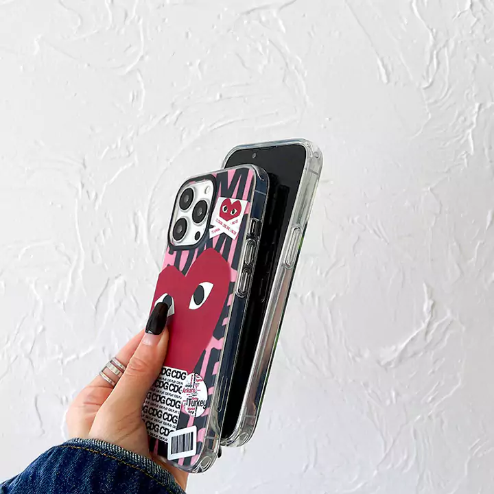 コムデギャルソン風おすすめ芸能人高品質iphone15ケースブランドCDGスマホケース