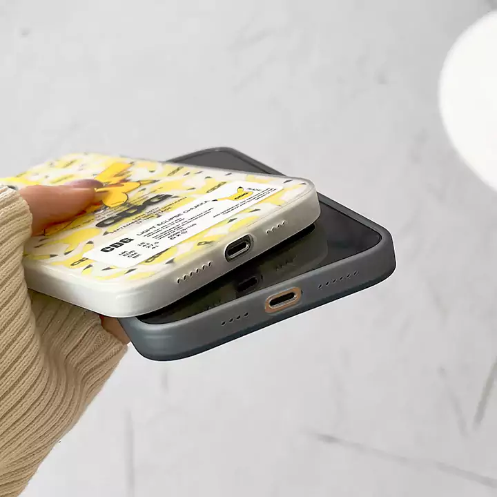 コムデギャルソン風安いレディース新発売iphone16promaxケースブランドCDGスマホケース