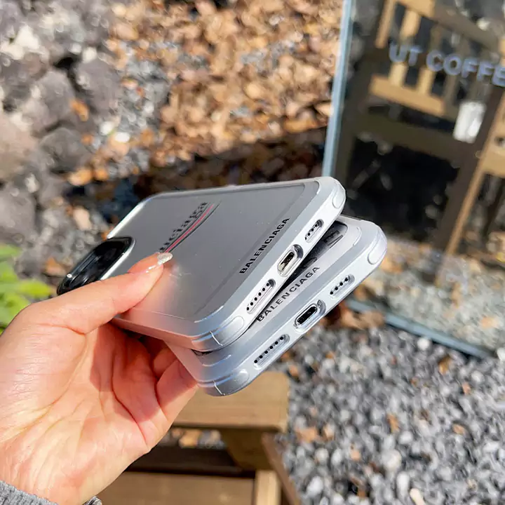 バレンシアガ風面白い高校生傷防止iphone17promaxケースブランドBalenciagaスマホケース