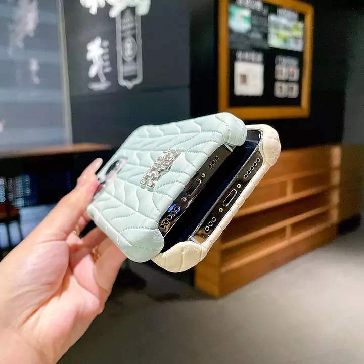 シンプル大人防塵ミュウミュウ風iphone17proケースブランドmiumiuスマホケース