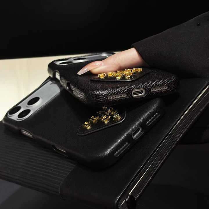 プラダ風おすすめ芸能人高品質iphone15ケースブランドPradaスマホケース