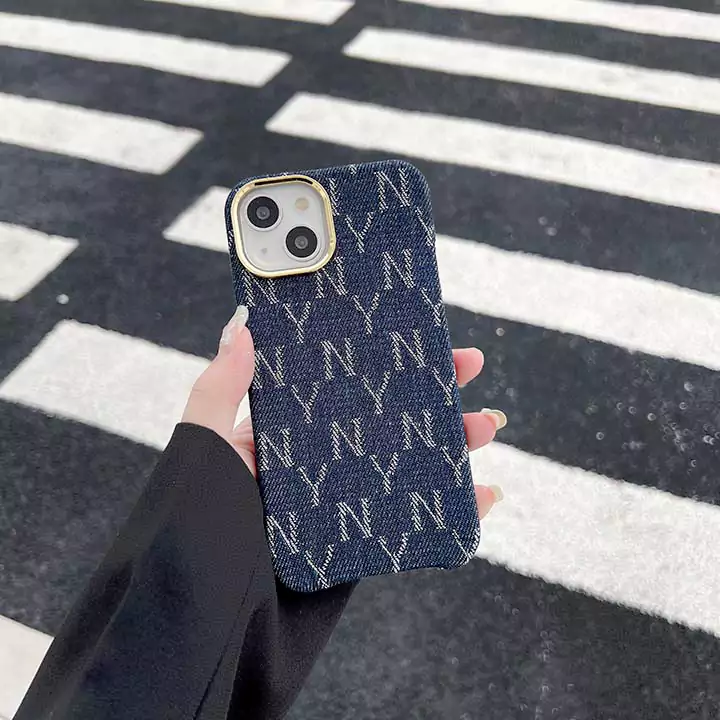 シンプル大人防塵NY風iphone17proケースブランドスマホケース