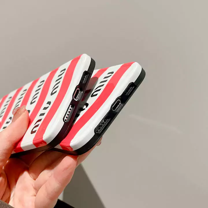 ミュウミュウ風アウトドア高校生軽量iphone17promaxケースブランドmiumiuスマホケース