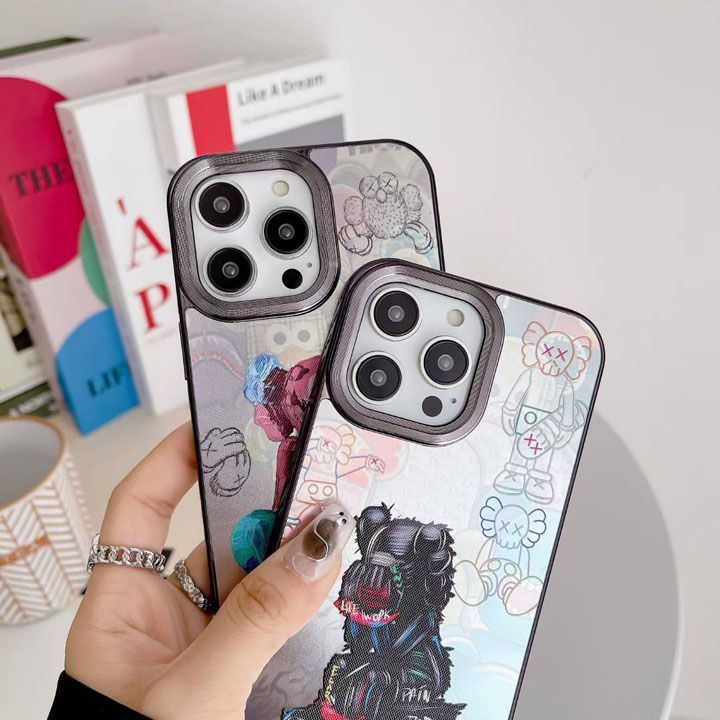 カウズ風面白い芸能人多機能iphone15ケースブランドkawsスマホケース