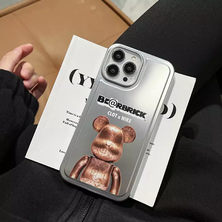 ベアブリック風かっこいいメンズ薄型iphone18proケースブランドbearbrickスマホケース