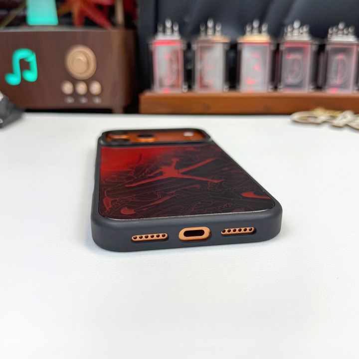 iphone16 pro ケース エアジョーダン風 人気 アウトドア
