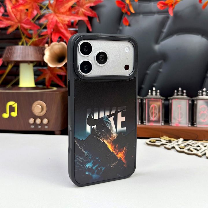 iphone18 pro ケース ナイキ風 人気 おすすめ