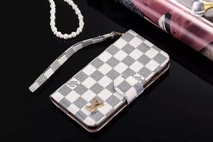 ip16 plus 手帳型 ケース ルイ・ヴィトン風 ブランド 流行り 芸能人