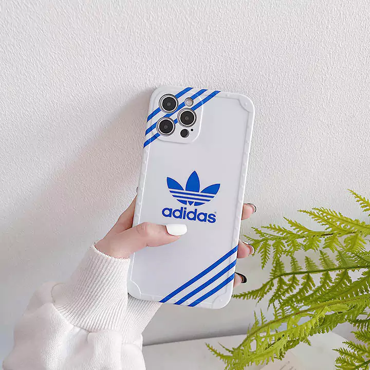 iphone15 pro ケース Adidas 風 流行り