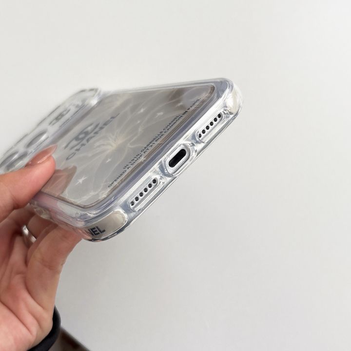 シャネルおしゃれ芸能人衝撃吸収iphone15ケースブランド