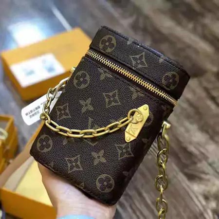 lv-wallet-01 (1).jpg