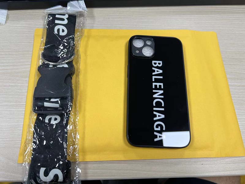 iPhone14 カバー バレンシアガ 黑、 Supreme ペット用カラー 無料プレゼント