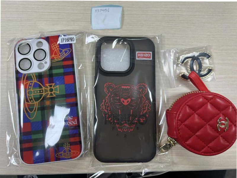 1786609415221443.jpg ヴィヴィアン iPhone16 Pro スマホケース、イヤホンケース無料